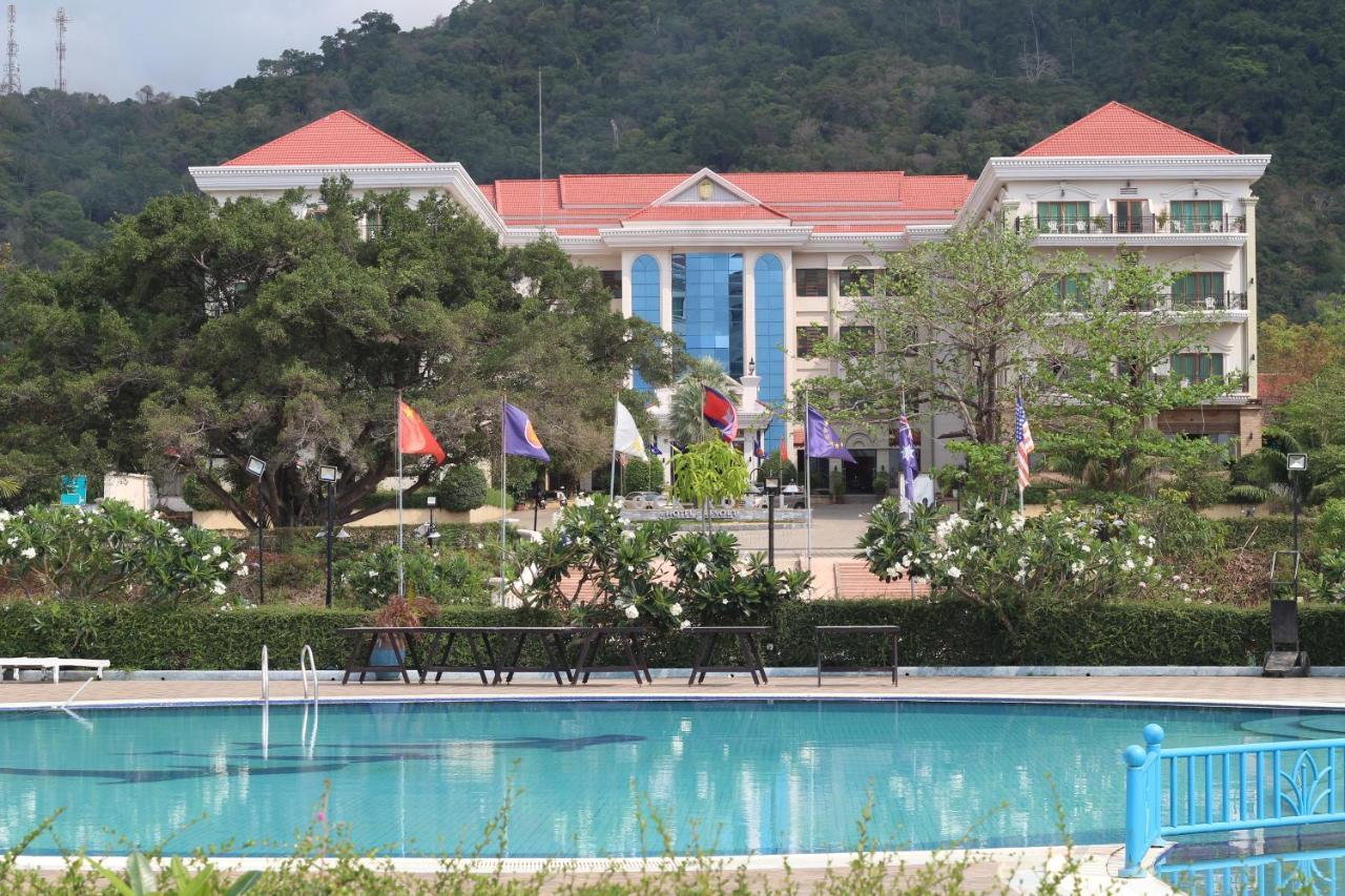 Rock Royal Hotel & Resort Kep Exterior foto